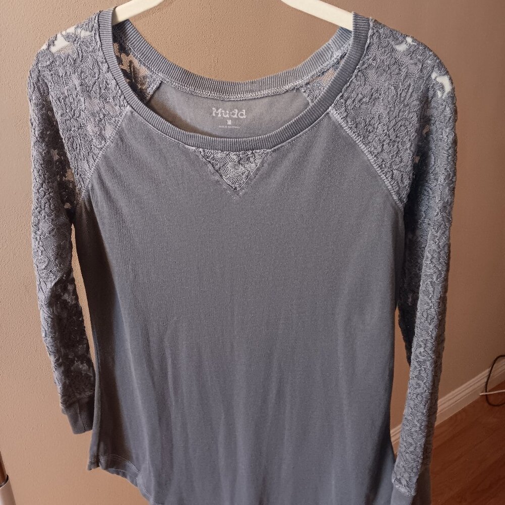 Grey Top Lacy sleeves